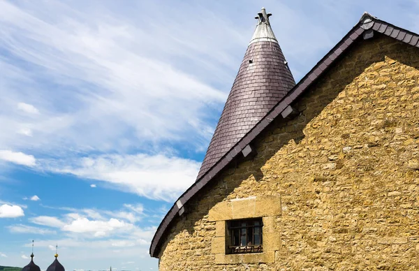 Dach des Gebäudes im Inneren des Chateau de Limousine — Stockfoto