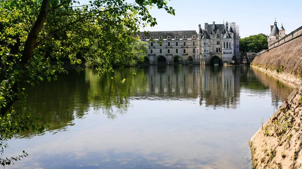 View of Chateau de Chenonceau on Cher river — Stock Photo, Image