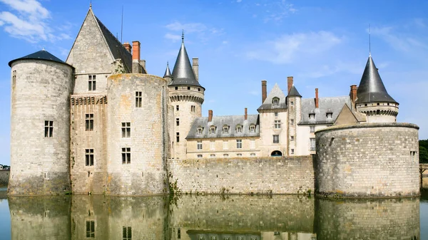 Budova zámku Chateau de Sully-sur-Loire — Stock fotografie