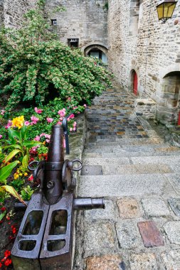 Dinan tarihi merkezi şehir şeritte dekore edilmiş