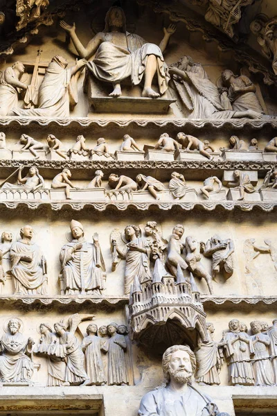 Decoración del portal al aire libre de la Catedral de Reims — Foto de Stock