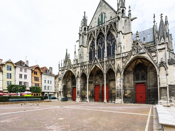 Barat fasade Basilica of Saint Urban of Troyes — Stok Foto