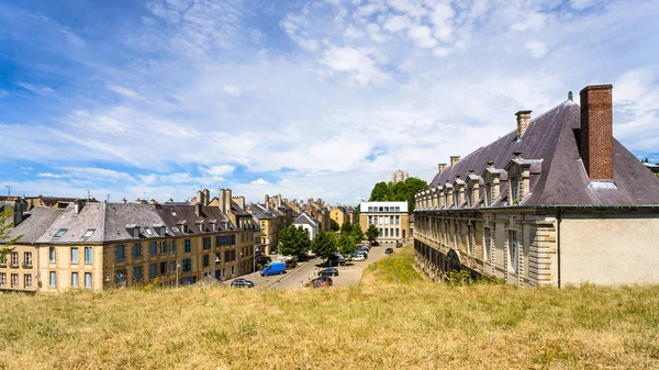 Pohled na náměstí Place du Chateau v Sedan — Stock fotografie