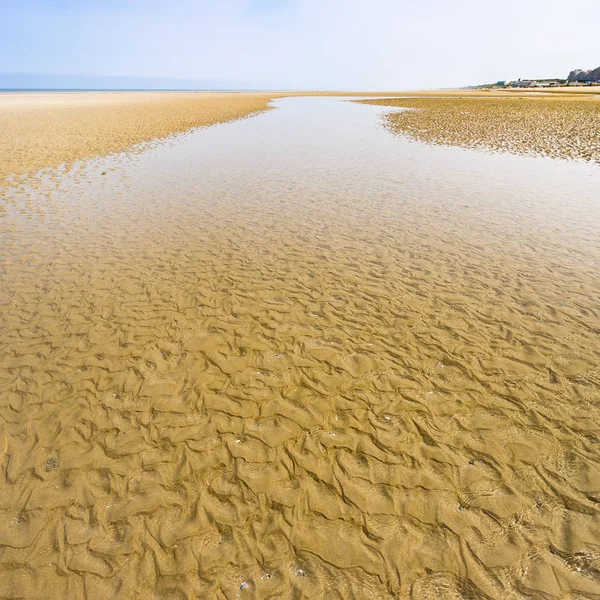 Water on sand beach of Le Touquet in low tide — Stock Photo, Image