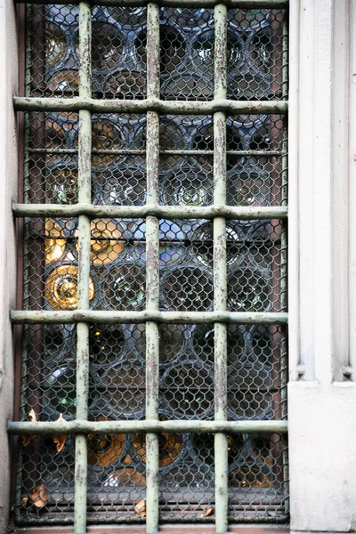 Bottle glass (crown glass) window in Strasbourg — Stock Photo, Image