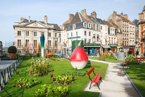 Jardin Ephemere on Place Godefroy de Bouillon — 图库照片