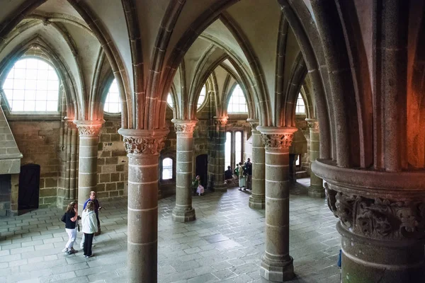 Visitors in hall of Saint Michael's Abbey — Stock Photo, Image