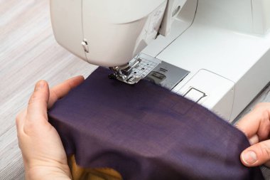Tasarımcısı kumaşların patchwork için bantları diker