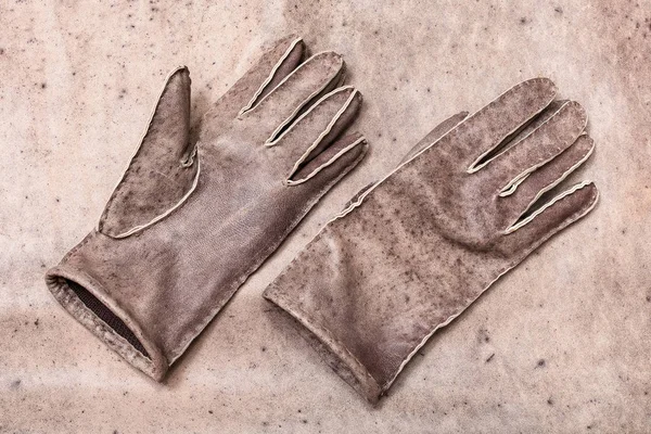 Neue handgefertigte Handschuhe auf original Naturleder — Stockfoto