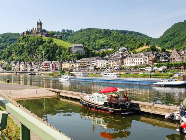 Waterfront of Cochem city in summer day — Stock Photo, Image
