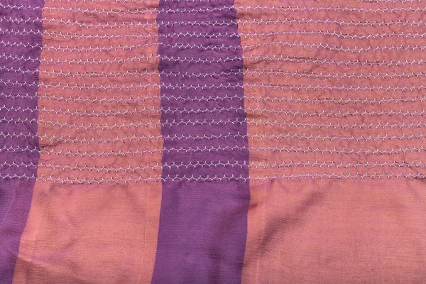 生ステッチ ピンク シルク パッチワーク スカーフのテクスチャ — ストック写真