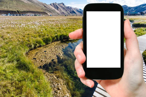 Tourist photographs Landmannalaugar area — Stock Photo, Image