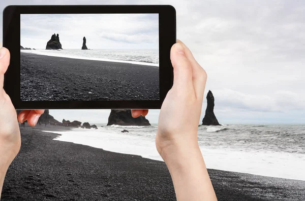 Turistické fotografie Reynisfjara Beach na Islandu — Stock fotografie