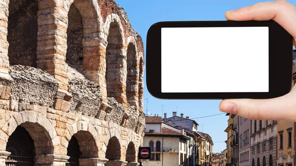 Turist fotograferar Arena di Verona — Stockfoto