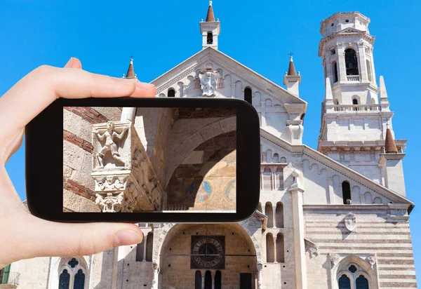 Fotografias turísticas Catedral del Duomo en Verona ciudad —  Fotos de Stock