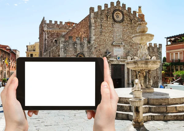 Tourist photographs Quattro Fontane di Taormina — Stockfoto