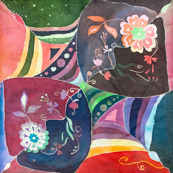 Цветочный узор на покрашенной вручную батиковой головной платок — стоковое фото