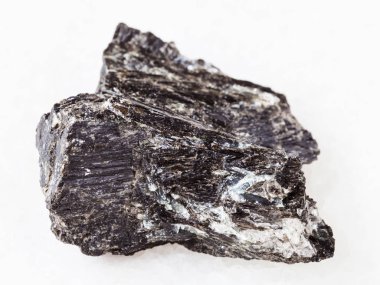 beyaz üzerine kaba Gedrite taş