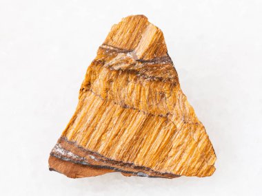 Beyaz taşa kaba tiger-eye