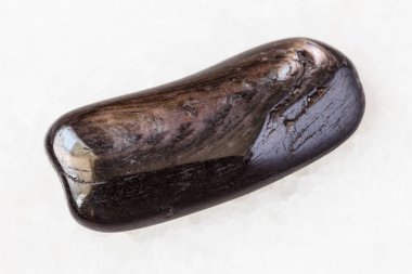 Beyaz eskitme Hypersthene değerli taş