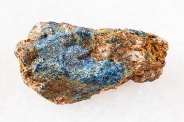 ham Lazulite taş üzerine beyaz