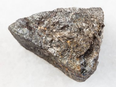 ham Arsenopyrite taş üzerine beyaz mermer
