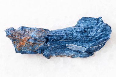 kaba Rhodusite taş üzerinde beyaz mermer