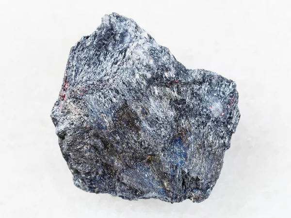 Антимонопольний рудний камінь на білому — стокове фото