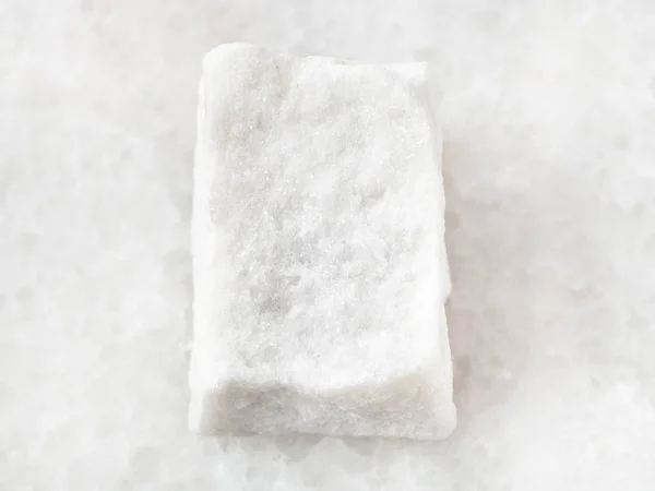 Szorstki, biały kamień marmur na białym — Zdjęcie stockowe