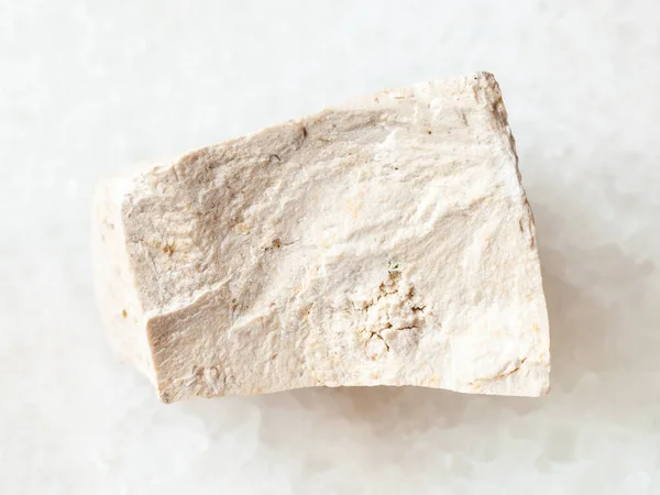 白の大まかな化学石灰岩石 — ストック写真