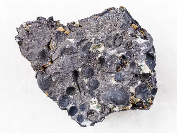 Rauwe pisolite steen uit magnetiet en hematiet — Stockfoto