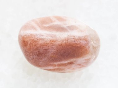 Eskitme ay taşı taş üzerinde beyaz mermer