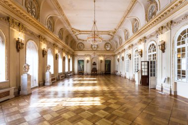 St Petersburg Menshikov sarayda büyük salonda
