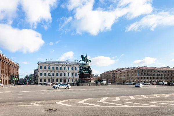 St İshak Saint Petersburg şehir meydanında görünümünü — Stok fotoğraf