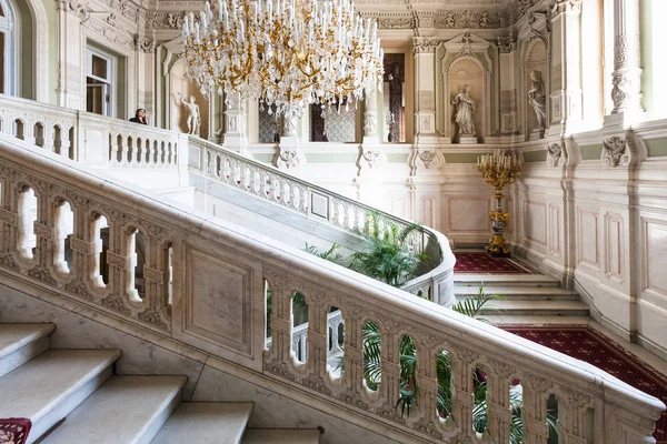 Escalera en el palacio de Yusupov en San Petersburgo — Foto de Stock