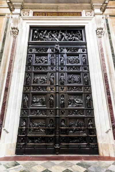 Grande Porte Ouest de la Cathédrale Saint Isaac — Photo