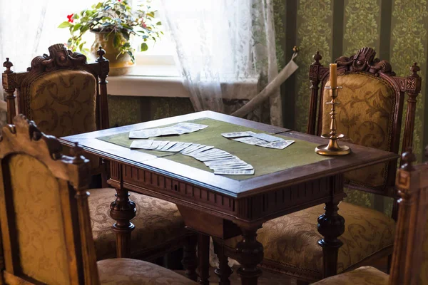 Interior da antiga casa de madeira russa em Suzdal — Fotografia de Stock