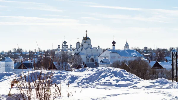 Vista del Convento de la Intercesión en Suzdal — Foto de Stock