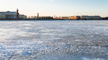 Neva Nehri ve tükürük Vasilyevsky adasının görünümü