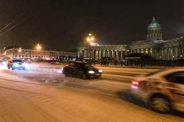 Снежный Невский проспект с Казанским собором — стоковое фото