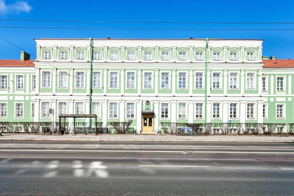 Front view of Saint Petersburg State University — Stock Photo, Image