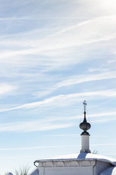 Věž kostela Petra a Pavla v městě Suzdal — Stock fotografie