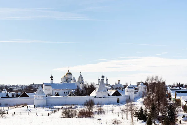 Vista del Convento de la Intercesión en Suzdal — Foto de Stock