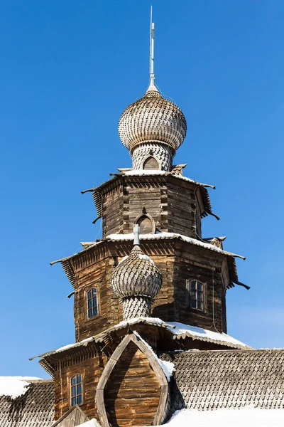 Coupole de l "église de la Transfiguration en bois à Suzdal — Photo