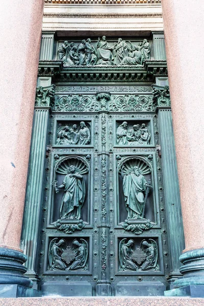 Outdoor southern doors of Saint Isaac's Cathedral — Stock Photo, Image