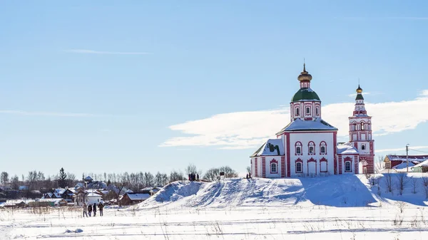 Panoramatický pohled Suzdal s církve Eliášem — Stock fotografie