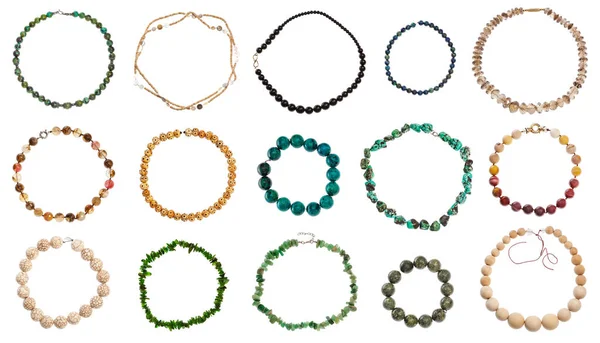 Набор из различных круглых ожерелий изолированы — стоковое фото