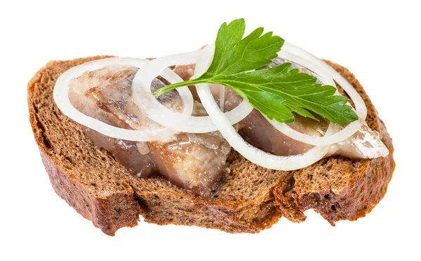 Nyitott szendvics heringgel, hagymával, petrezselyemmel — Stock Fotó