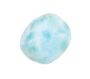 Parlak Larimar değerli taşı beyaza izole edilmiş.