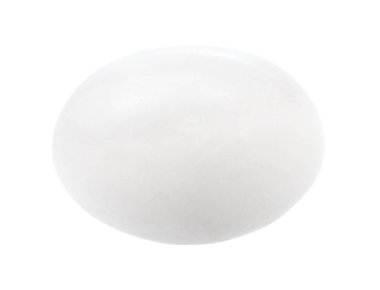 Beyaza izole edilmiş parlak kuvars taşı.